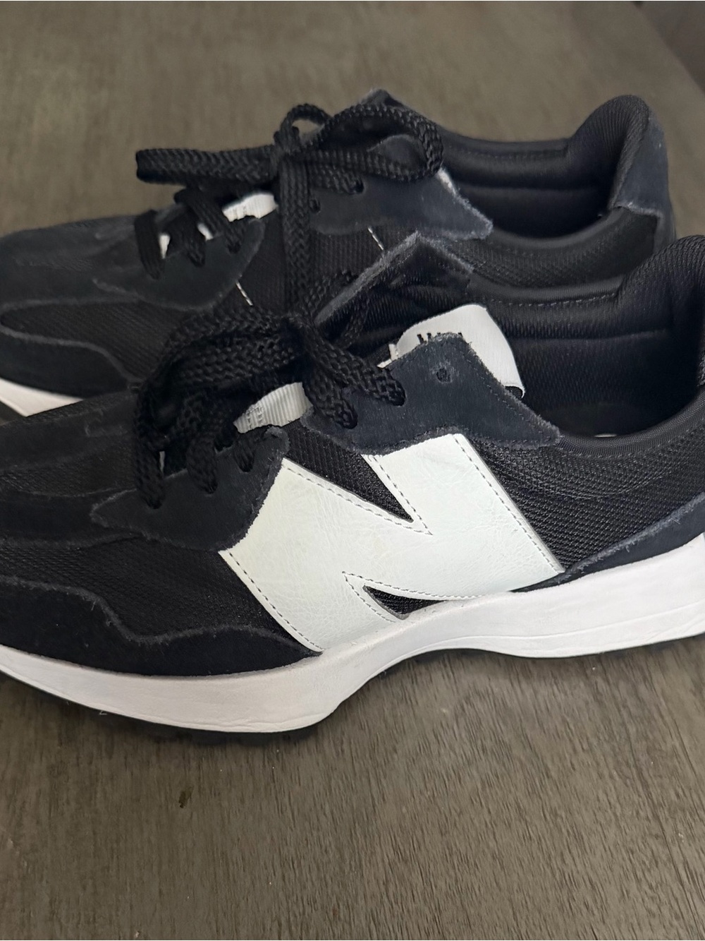 327 New Balance Women Sneakers